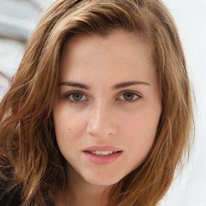 fille attirante cherche un homme rassurant sur Angers